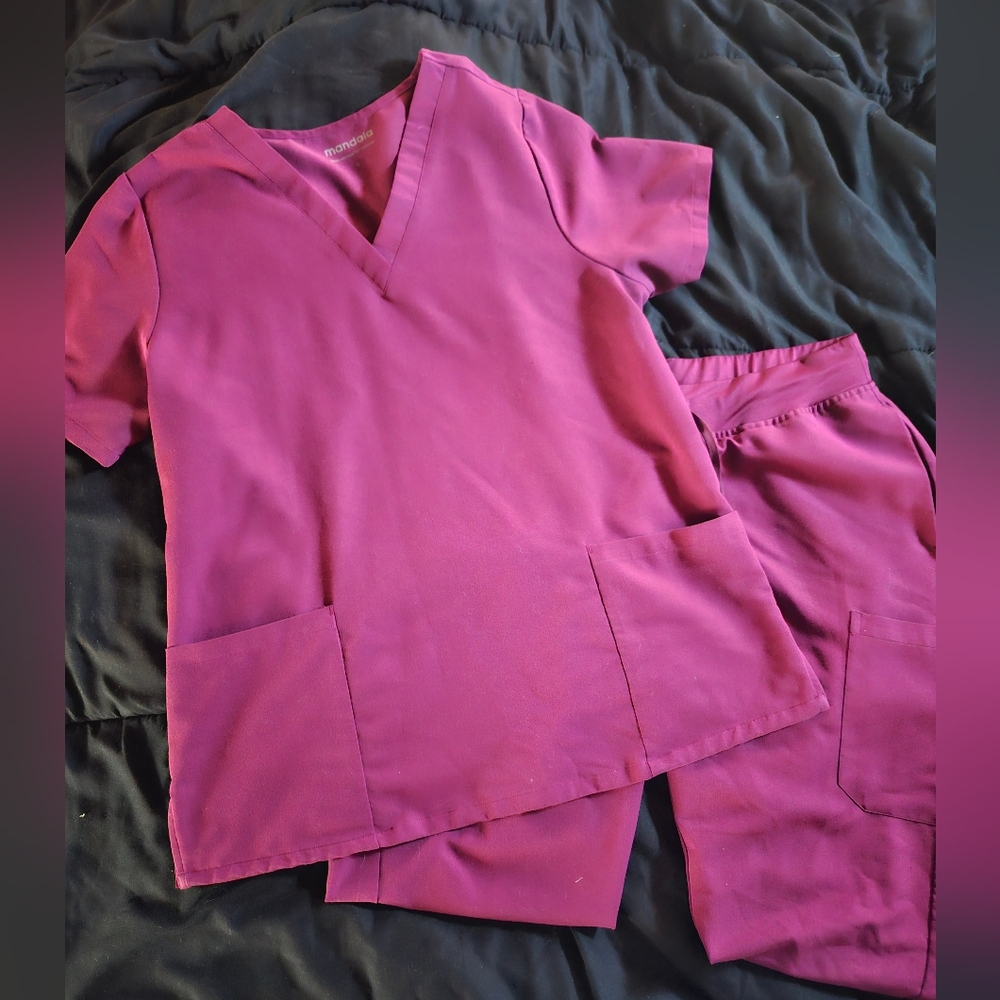 Mandala Womens Scrub Set In Raspberry LP